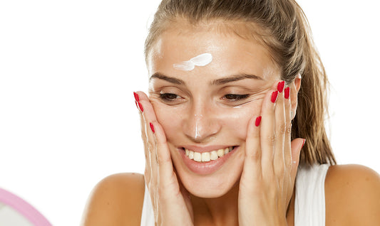 How To Naturally Soothe Facial Skin